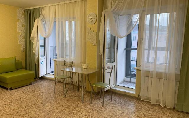 Апартаменты на улице Комарова 8