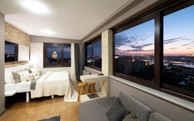 The Pera Hotel