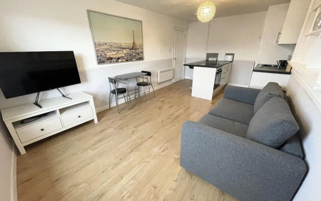 Pool Hill Terrace - Two Bedroom Apartment