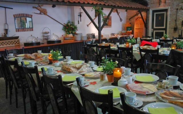 Hotel de Stadsboerderij/ Eetcafé de Brabander