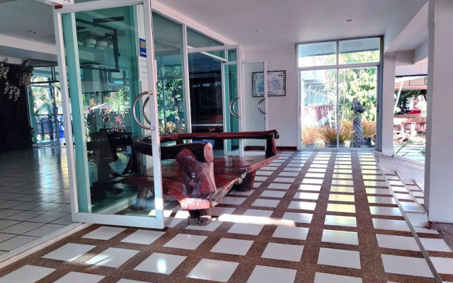 Thongpaeka Hotel