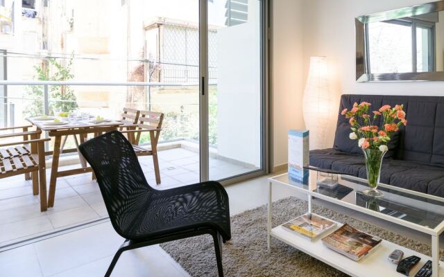 Quiet Hideaway & Terrace near Beach by FeelHome