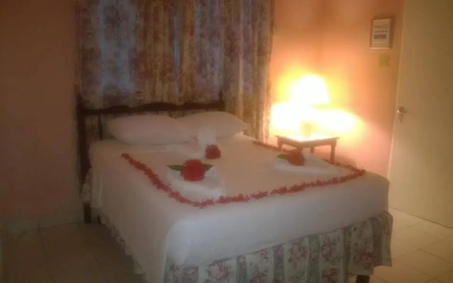 Palm Bay Guest House & Restaurant