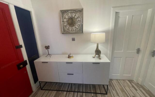 Central Apartment - Moderna