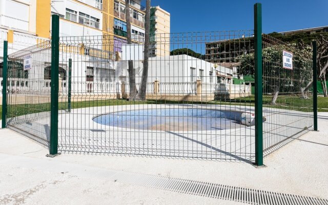 Almirante 903 JUST ON THE BEACH