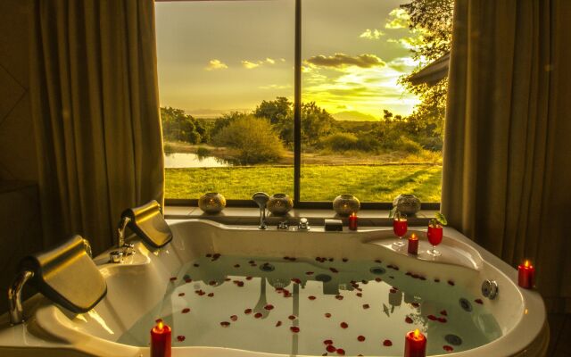 Elandela Private Game Reserve & Luxury Lodge