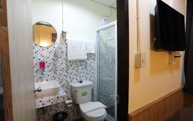 Sukhumvit 20 Guest House