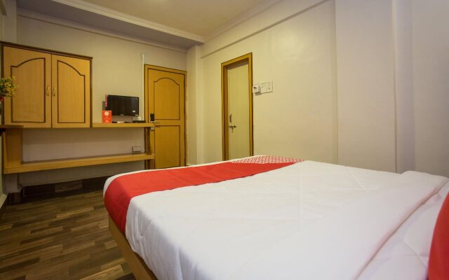 Padma Krishna Hotel