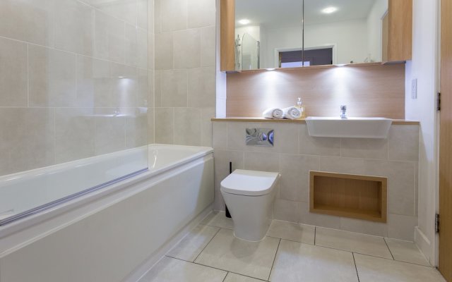 Luxury East London Flat, Sleeps 6