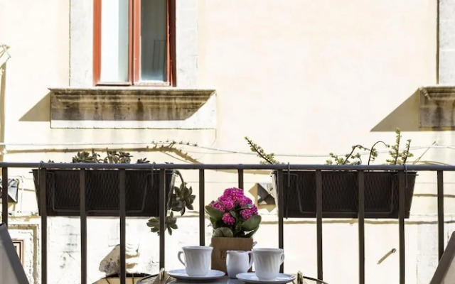 Salomone Apartment 15 With Terrace by Wonderful Italy