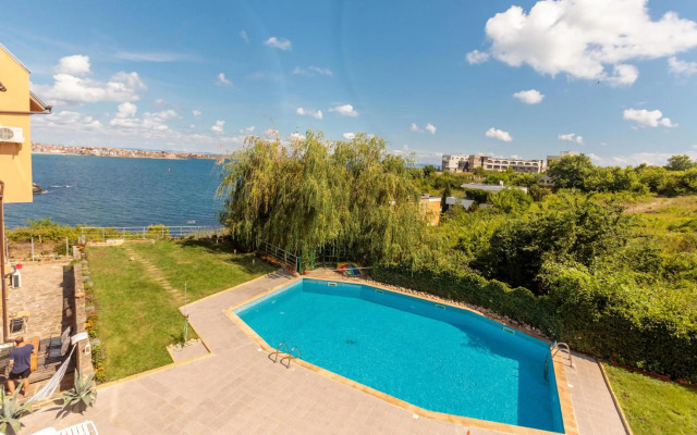 Apartment Sea Shell 1