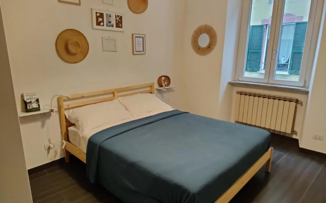 Vista sul carruggio, centro storico di Chiavari