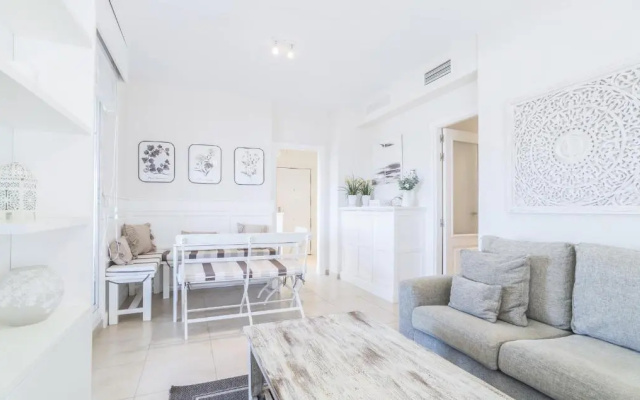 SUNSET Candor Home free parking by Cadiz4Rentals