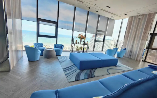 Sea View 2 Bed Room at Great Location