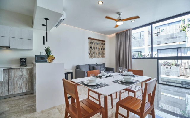 Modern Luxury Condo Private pool