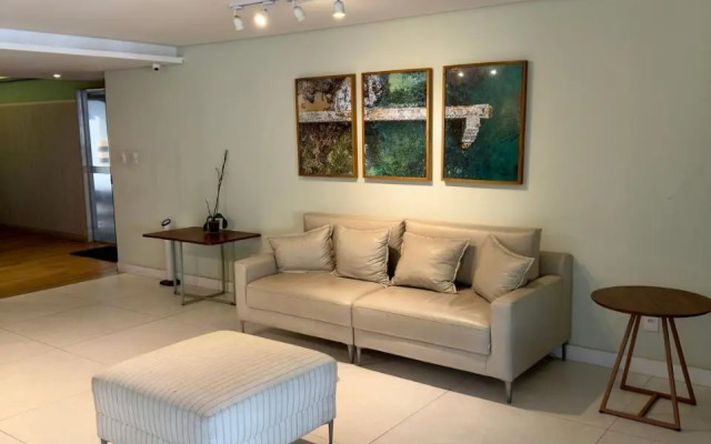 Academia/Garagem/ Piscina : a 300 m do Farol