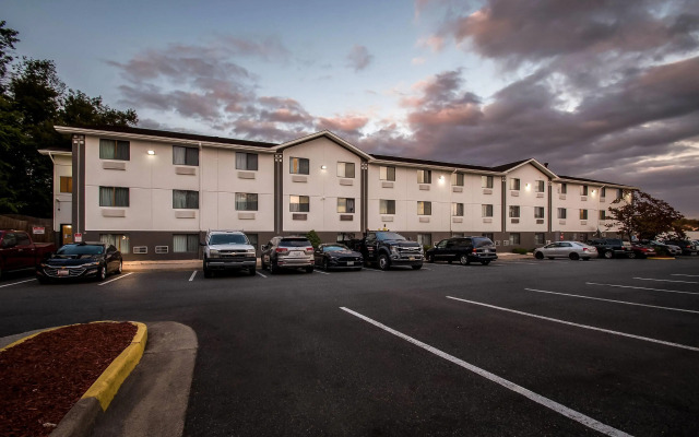Super 8 by Wyndham Dumfries/Quantico