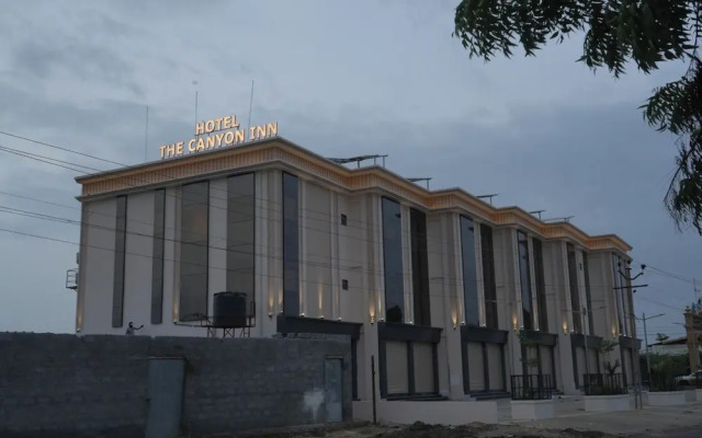 StayGuru The Canyon Inn