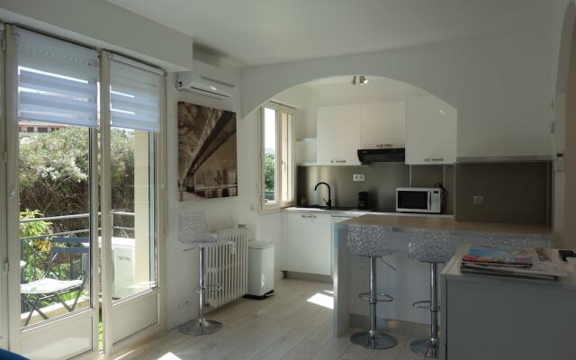 Welcome to Cannes - Latour Maubourg 3