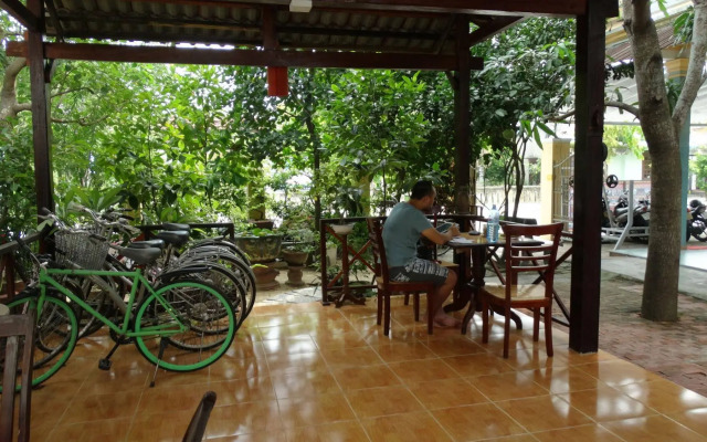 Yellow House Homestay