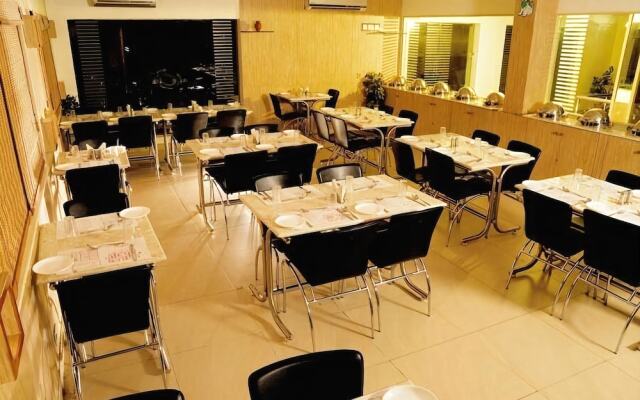 Hotel Pratap Plaza