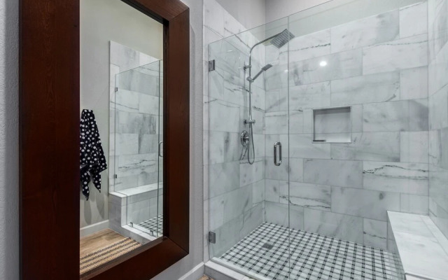 110th Scottsdale 3 Bedroom Home by RedAwning