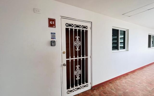 Costa Veleros Apartments