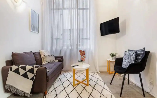 Cosy Queen St 1-Br Apartment