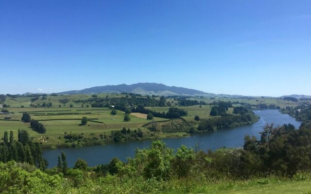 Lake Karapiro Lodge