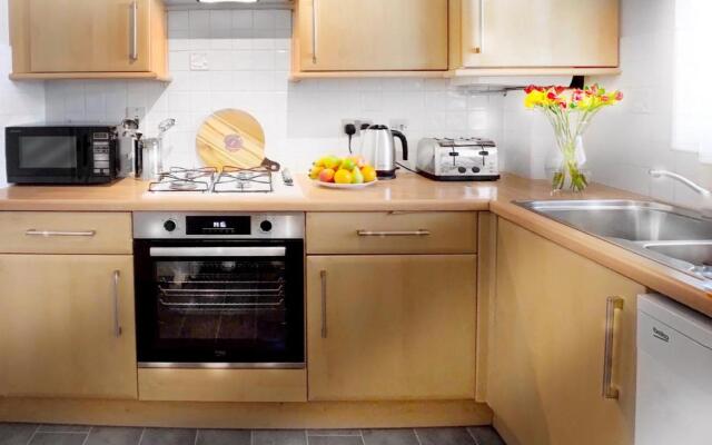 Wokingham - 2 bed with parking