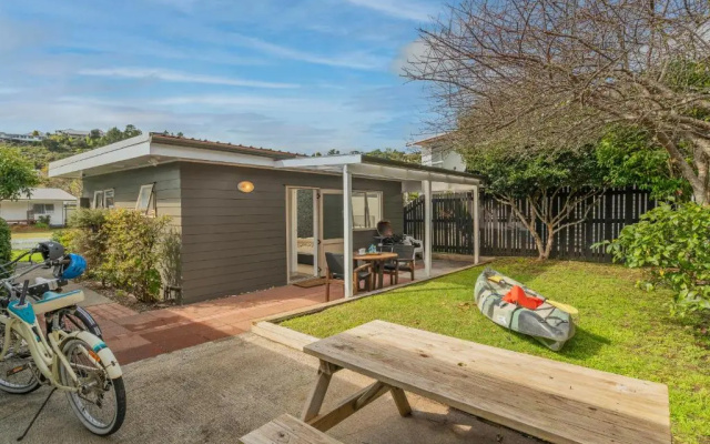 Sunny Days Retreat - Tairua Holiday Home