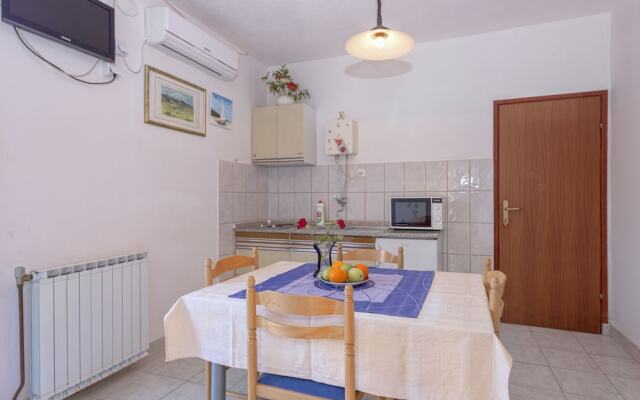 Apartments Pharos & Hector