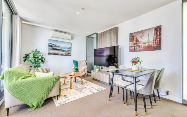 StayAU Leisure 2BR Modern CBD Apt