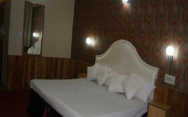 Hotel Omray's