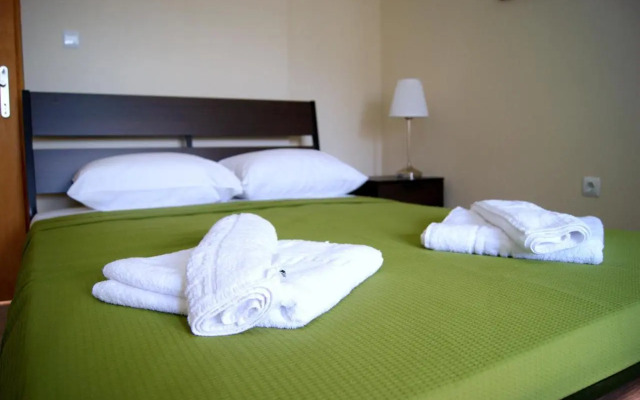 Iris Accommodation