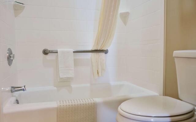 Best Western China Lake Inn