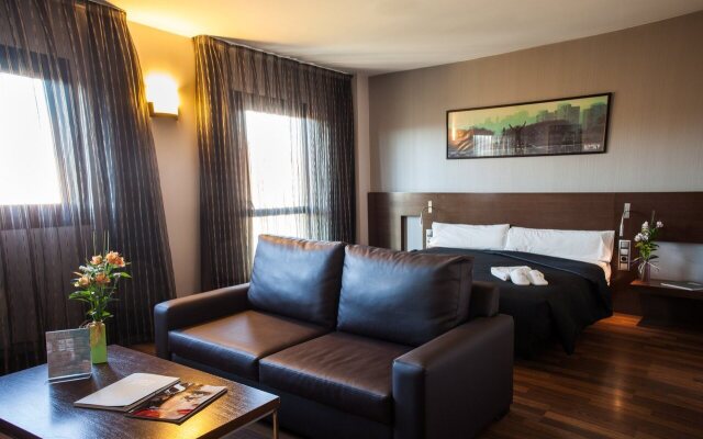 Hotel Tach Madrid Airport