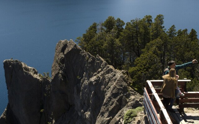 Amazing 4 Bedroom Chalet Villa Traful VT1 by Apartments Bariloche