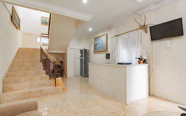 Urbanview Hotel Mon Bel Cibodas