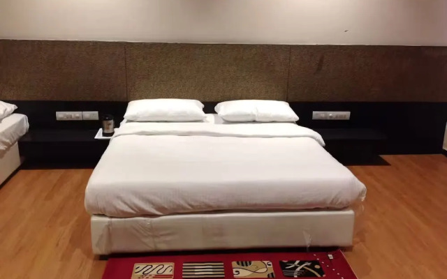 Priyanjali Hotel and Garden