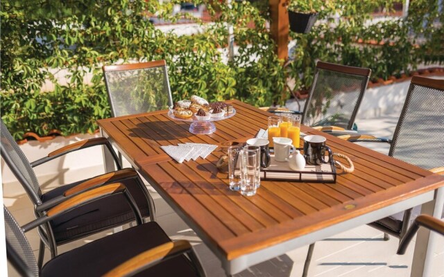 Stunning Home in Jadrija With Wifi and 4 Bedrooms