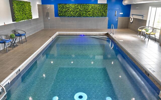 Holiday Inn Express & Suites Vaudreuil by IHG
