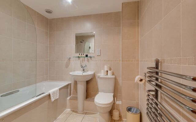 Base Serviced Apartments - Cumberland Apartments