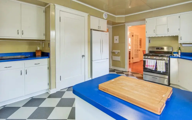 Charming & Spacious Olean Home w/ 2 Fireplaces