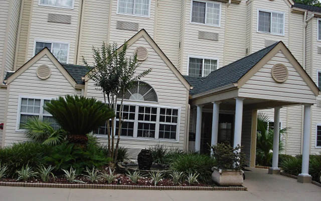 Hometown Inn & Suites Jacksonville - Butler Blvd./Southpoint