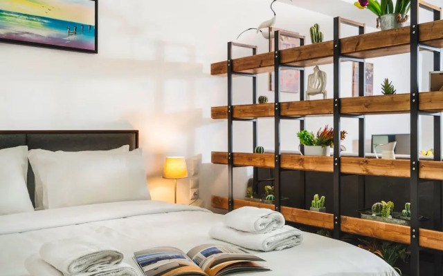 Sanders Home Suites - Inviting Downtown Studio