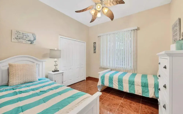 Aa15432 South Gulf Cove 4