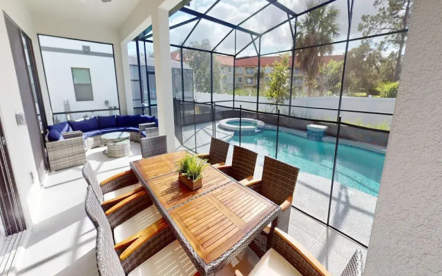 Bernie Pool Home 8 BED