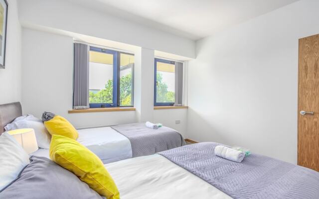 West Swindon Serviced Apartment