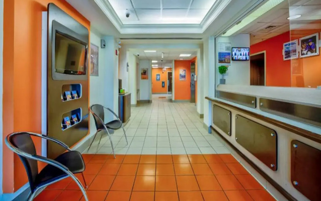 Motel 6 Burlington, ON - Toronto West - Oakville